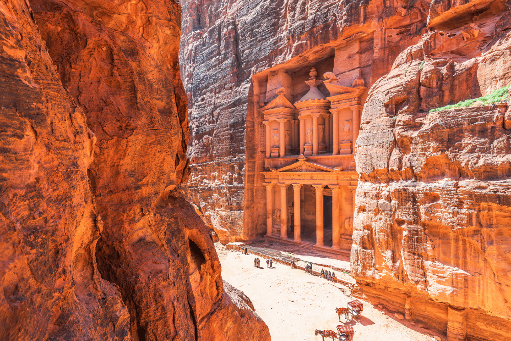 5 Reasons to Hire a Car in Jordan