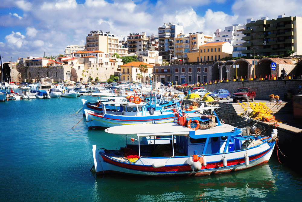 5 Amazing Places Within 2 Hours of Heraklion